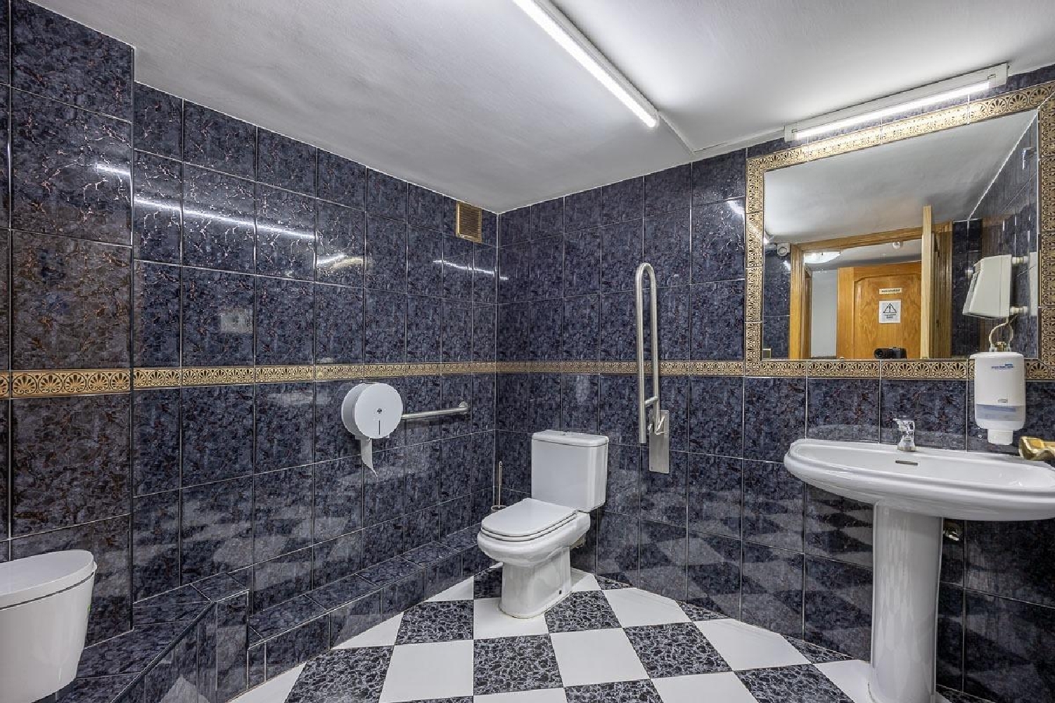  for sale commercial premise Barrio De Granada Alacantí 7