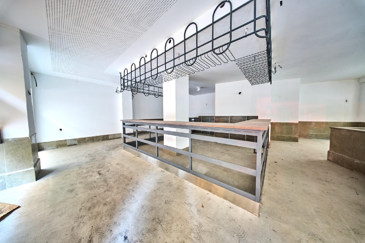  till salu lokal Barrio De Granada Alacantí 3