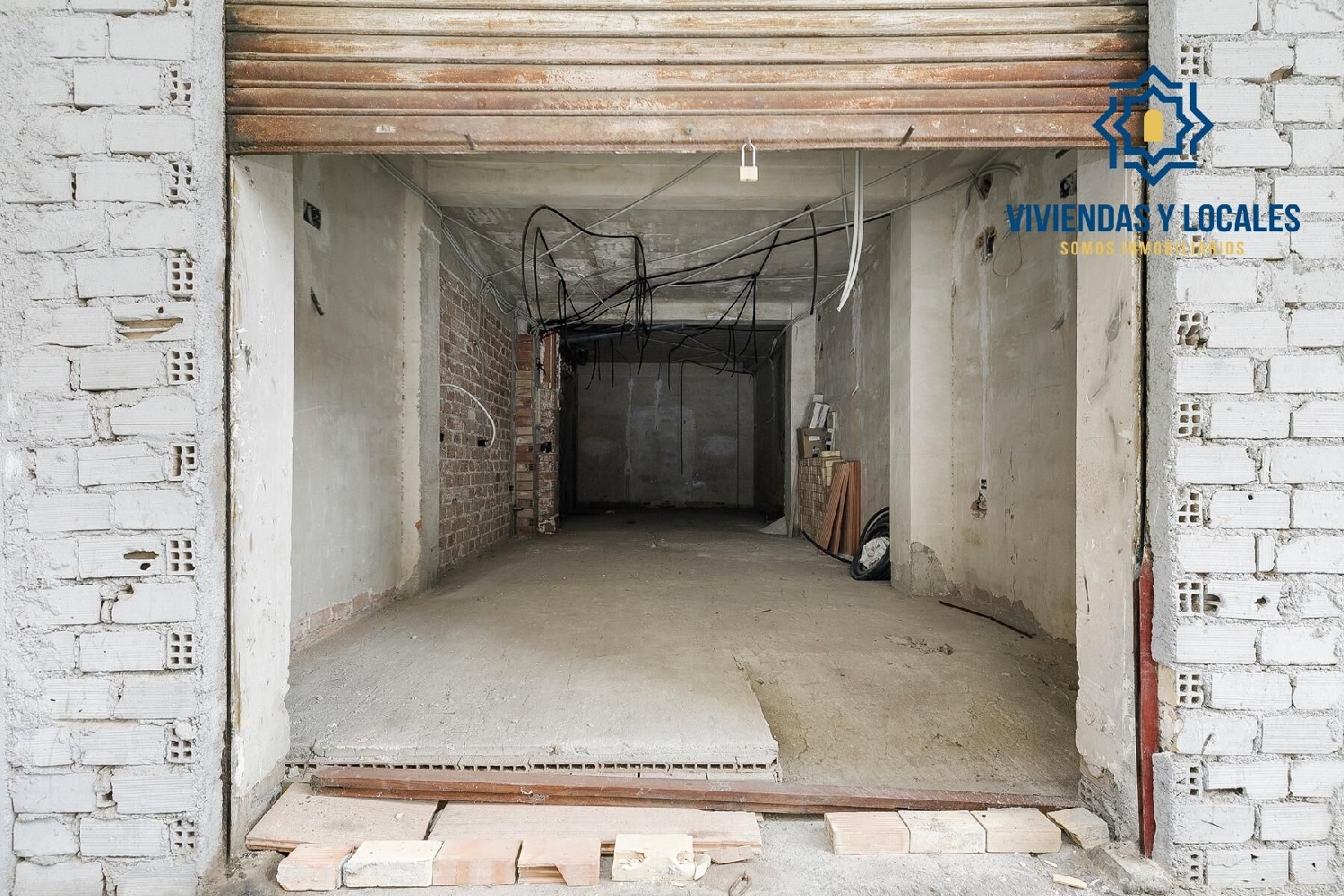  en venta local Barrio De Granada Alacantí 7