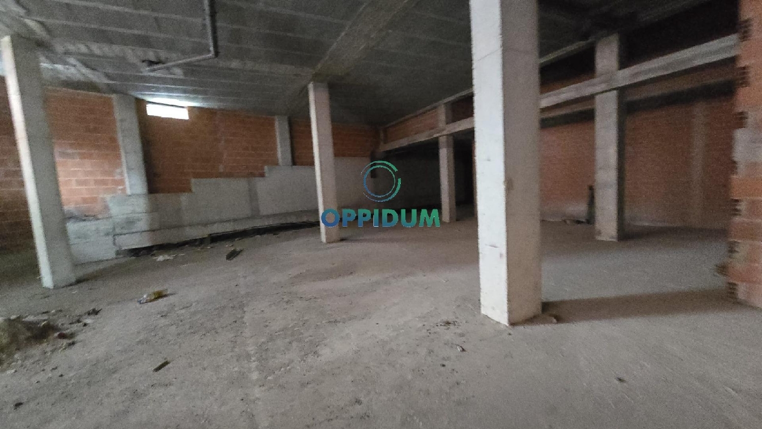  te koop bedrijfsruimte Cee Finisterre 8