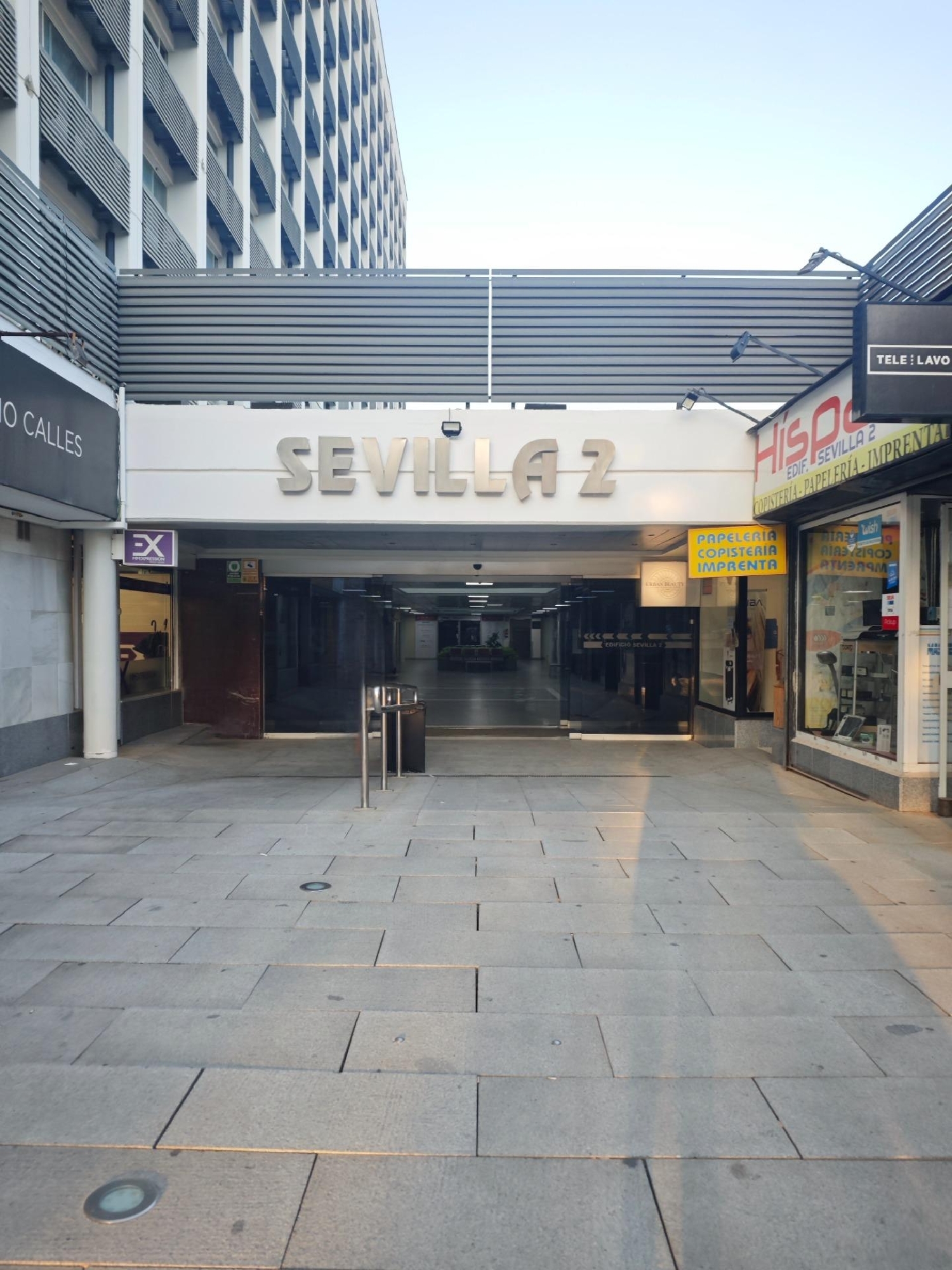  for sale commercial premise Sevilla La Nueva Sur 1