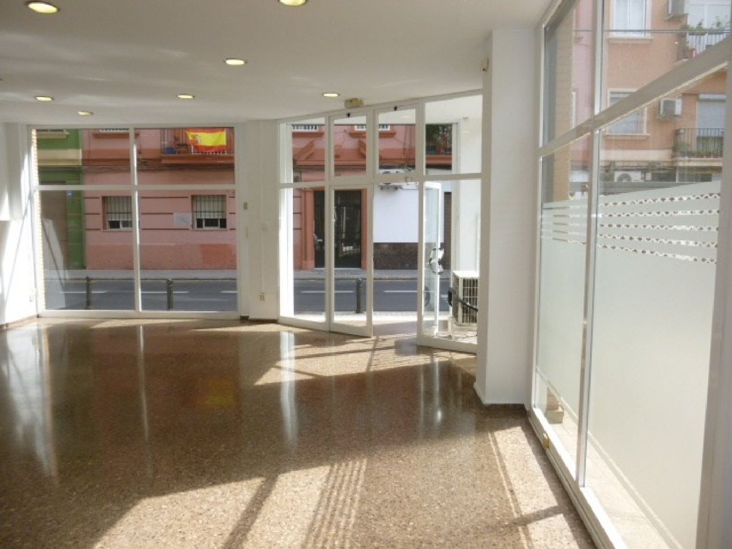  à vendre local commercial Valencia De Las Torres Campiña Sur 4