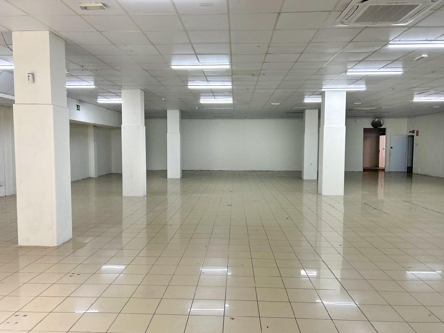  en venta local Valencia De Las Torres Campiña Sur 7