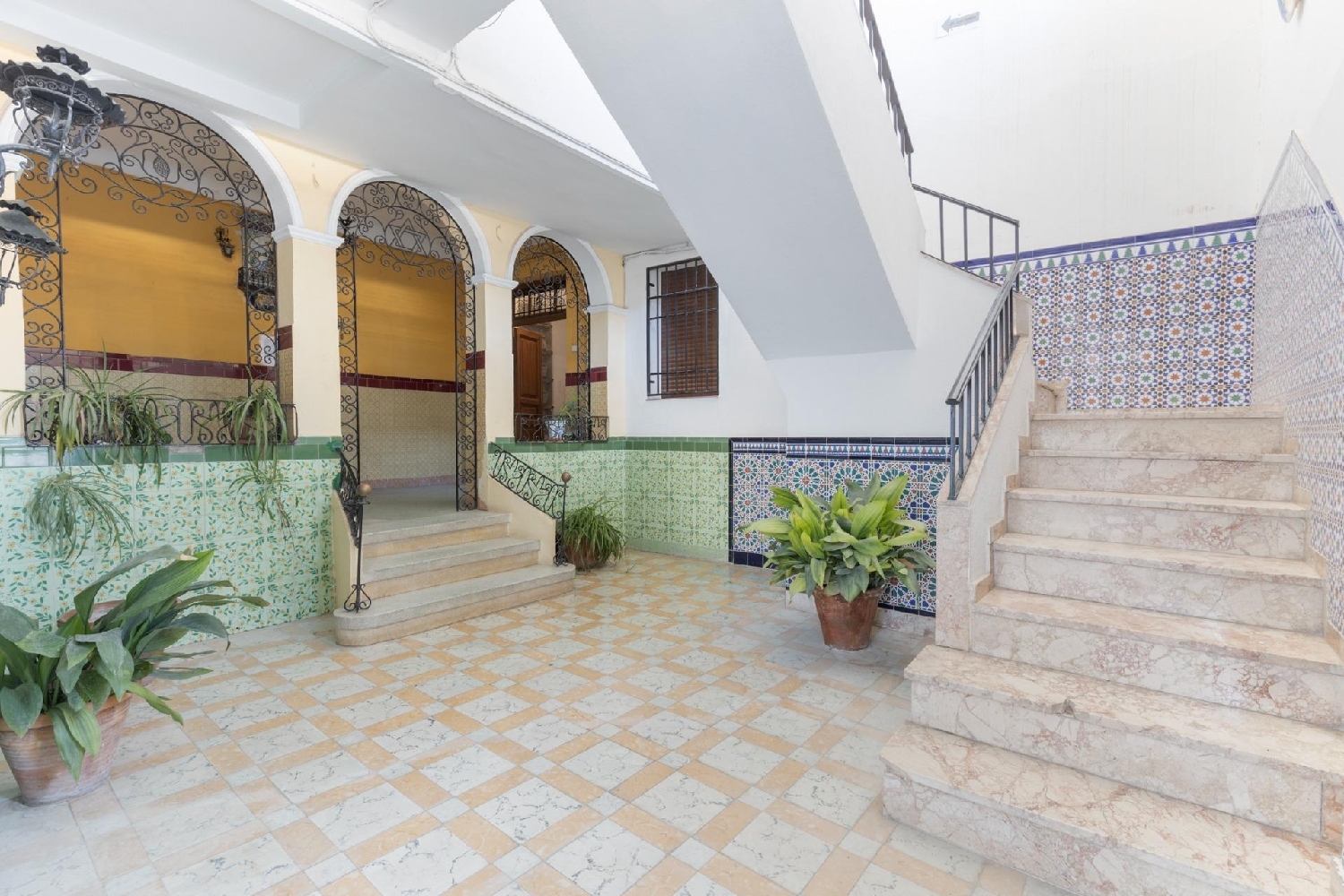  for sale building Barrio De Granada Alacantí 8