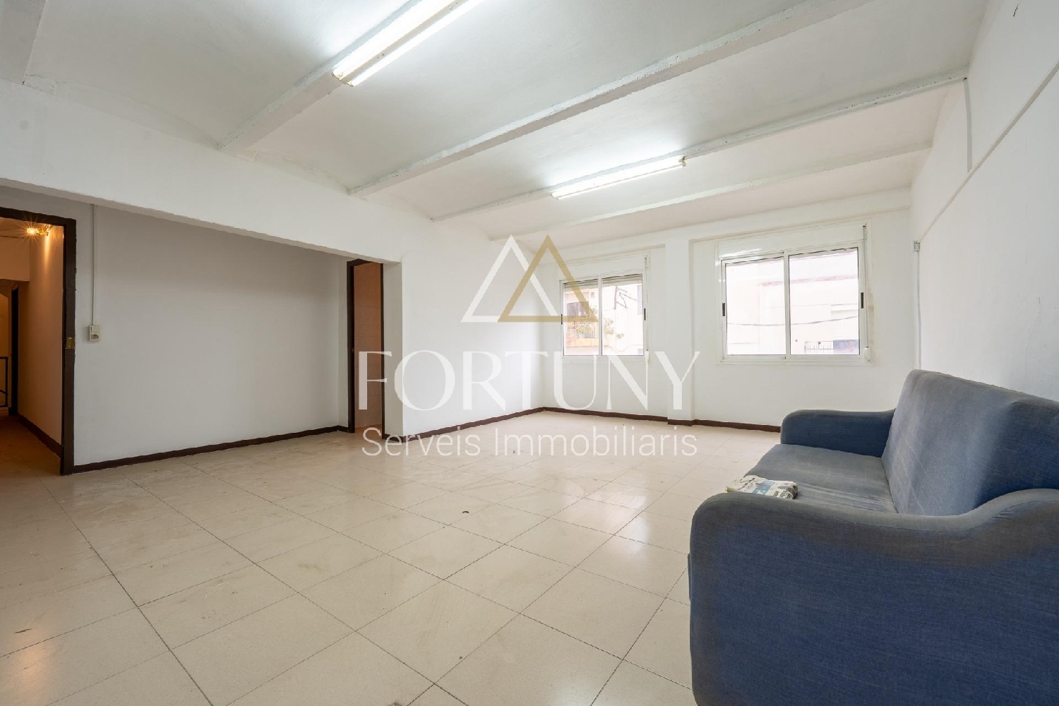  for sale building Constantins Gironès 8