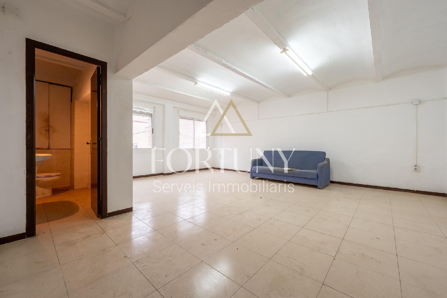  for sale building Constantins Gironès 7