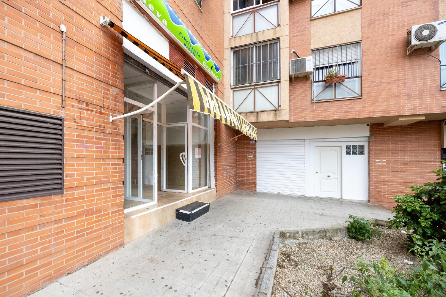 te koop bedrijfsruimte/ kantoor Barrio De Granada Alacantí 4