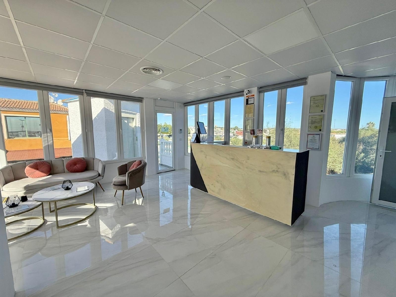  te koop bedrijfsruimte/ kantoor Ciudad Quesada Baix Segura 1