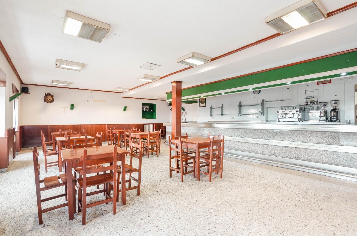 à vendre commerce Salas Oviedo 7