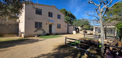 Perelló Gironès hus på landet foto 6337649