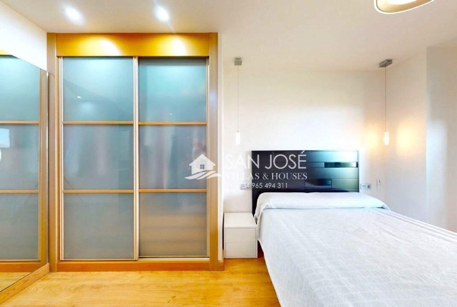 till salu bottenvåning Cheda Arzúa 8