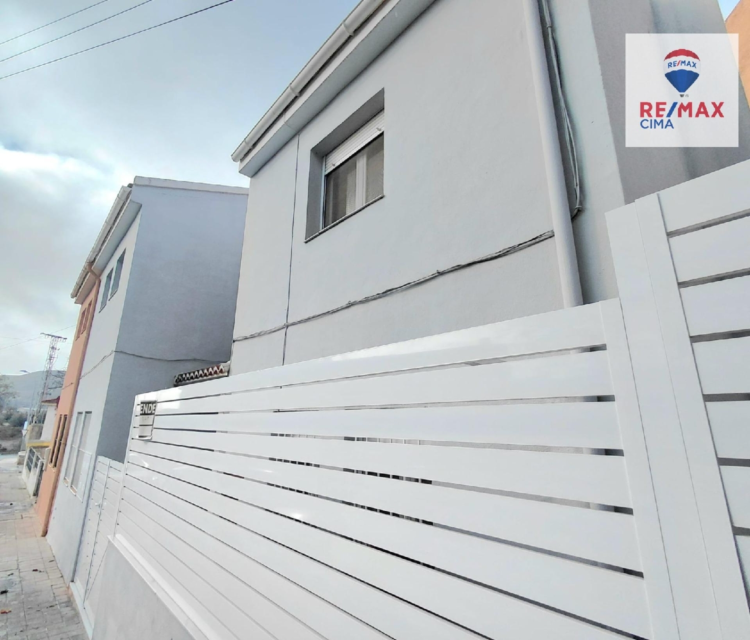  till salu hus Baza Baza 3