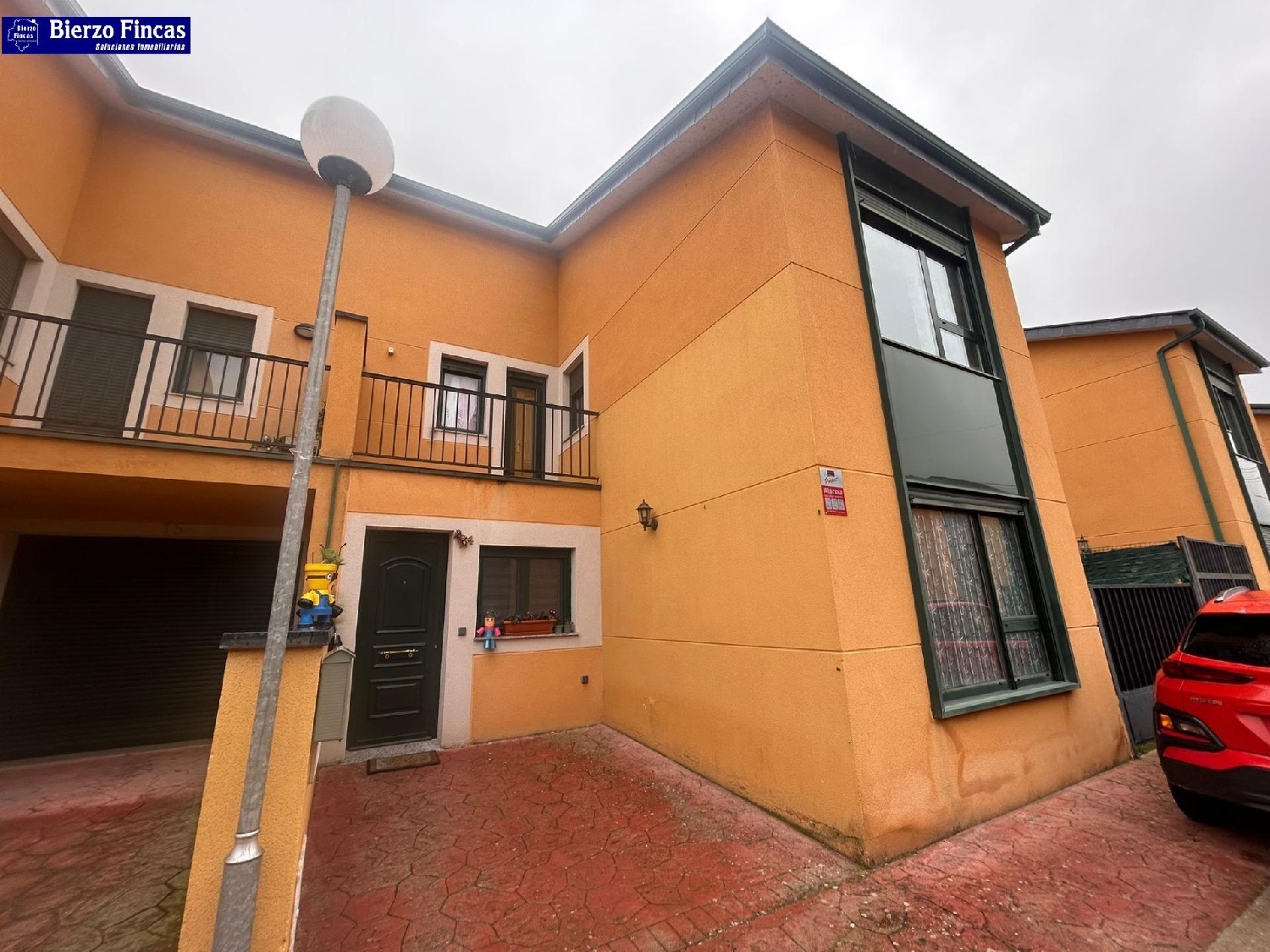 till salu hus Carracedelo Bierzo (El) 1