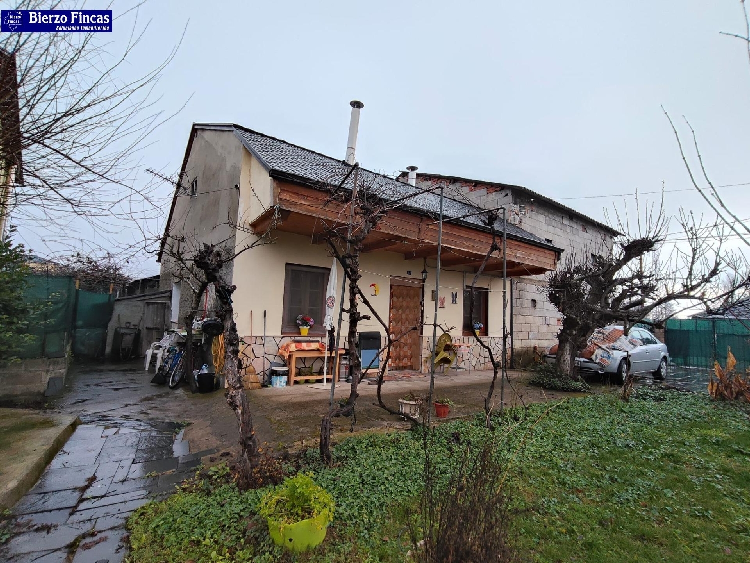 for sale house Carracedelo Bierzo (El) 1