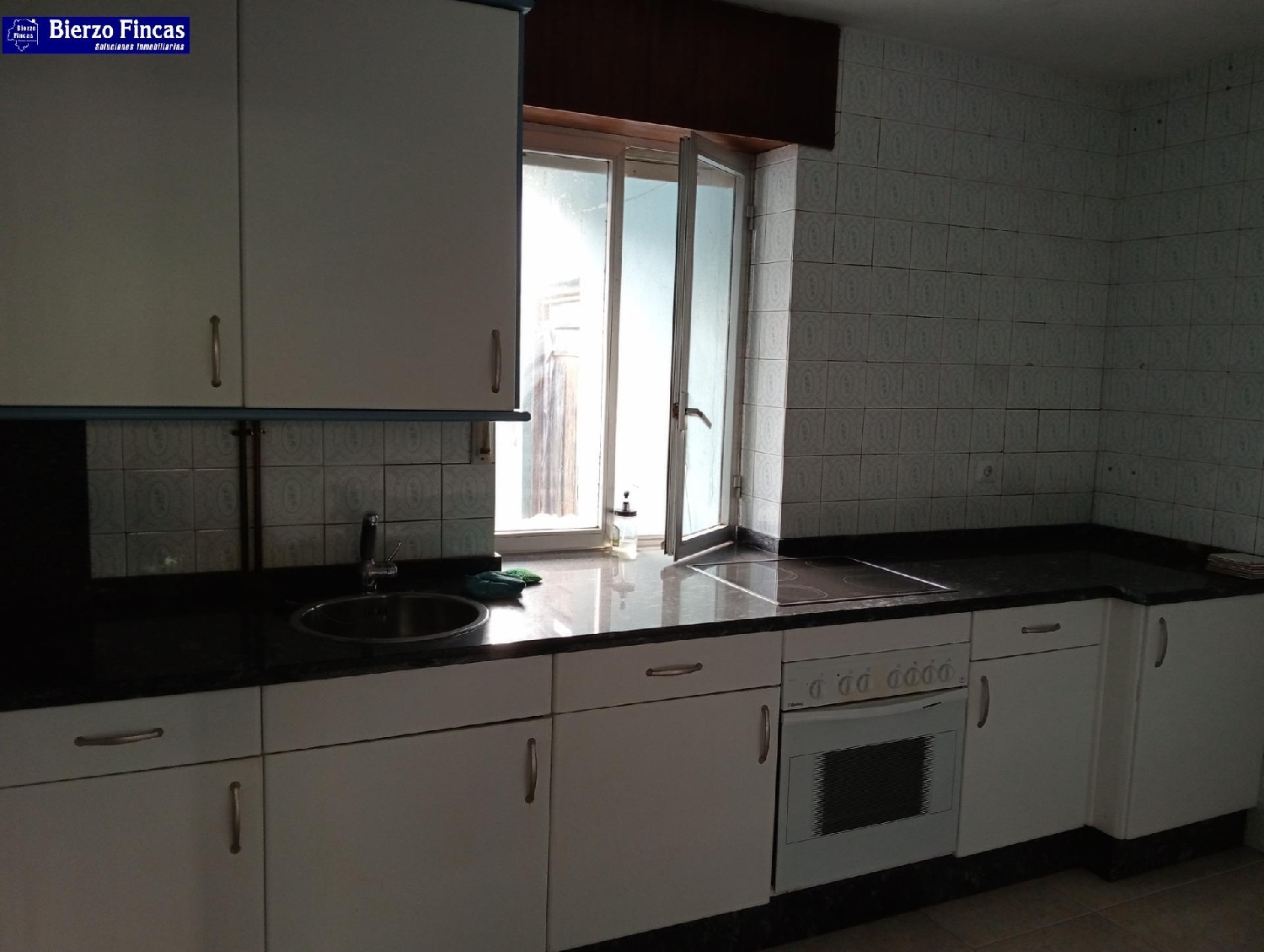 for sale house Chozas De Abajo León 4