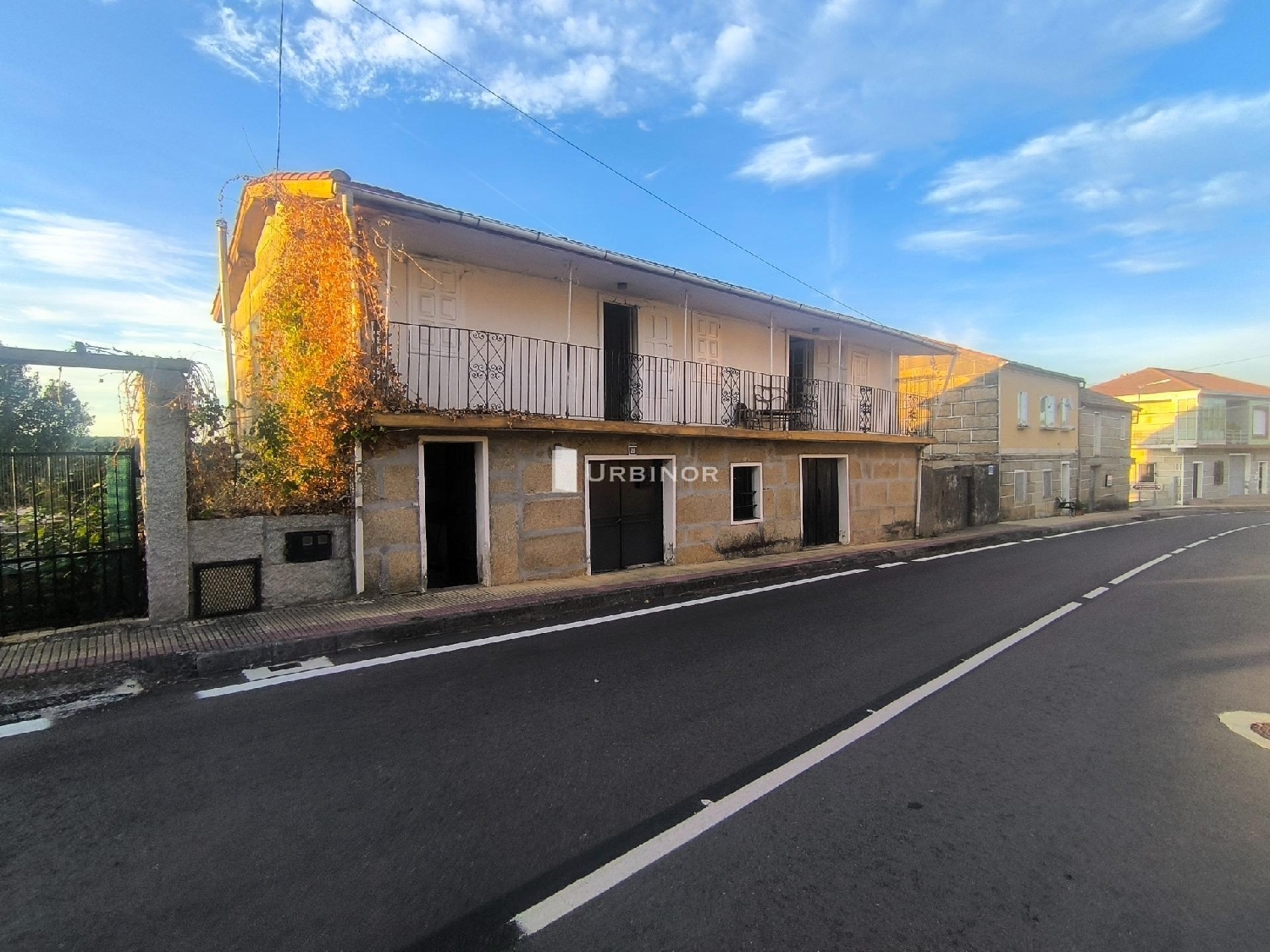  te koop huis San Cibrao Das Viñas Ourense 2