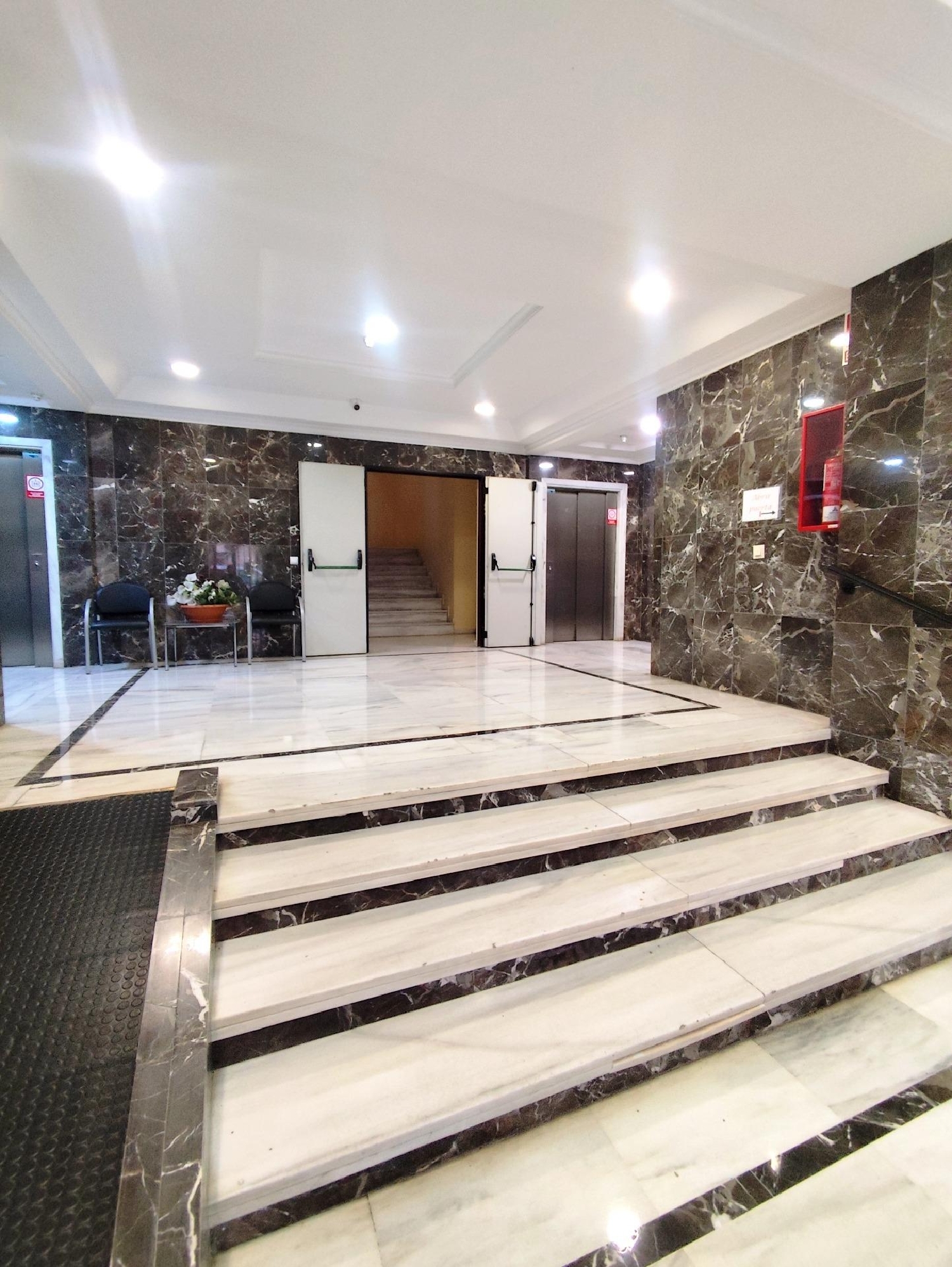  for sale office Sevilla La Nueva Sur 4