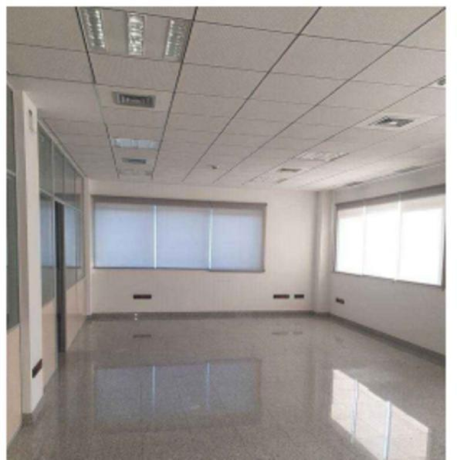  en venta oficina Sevilla La Nueva Sur 8