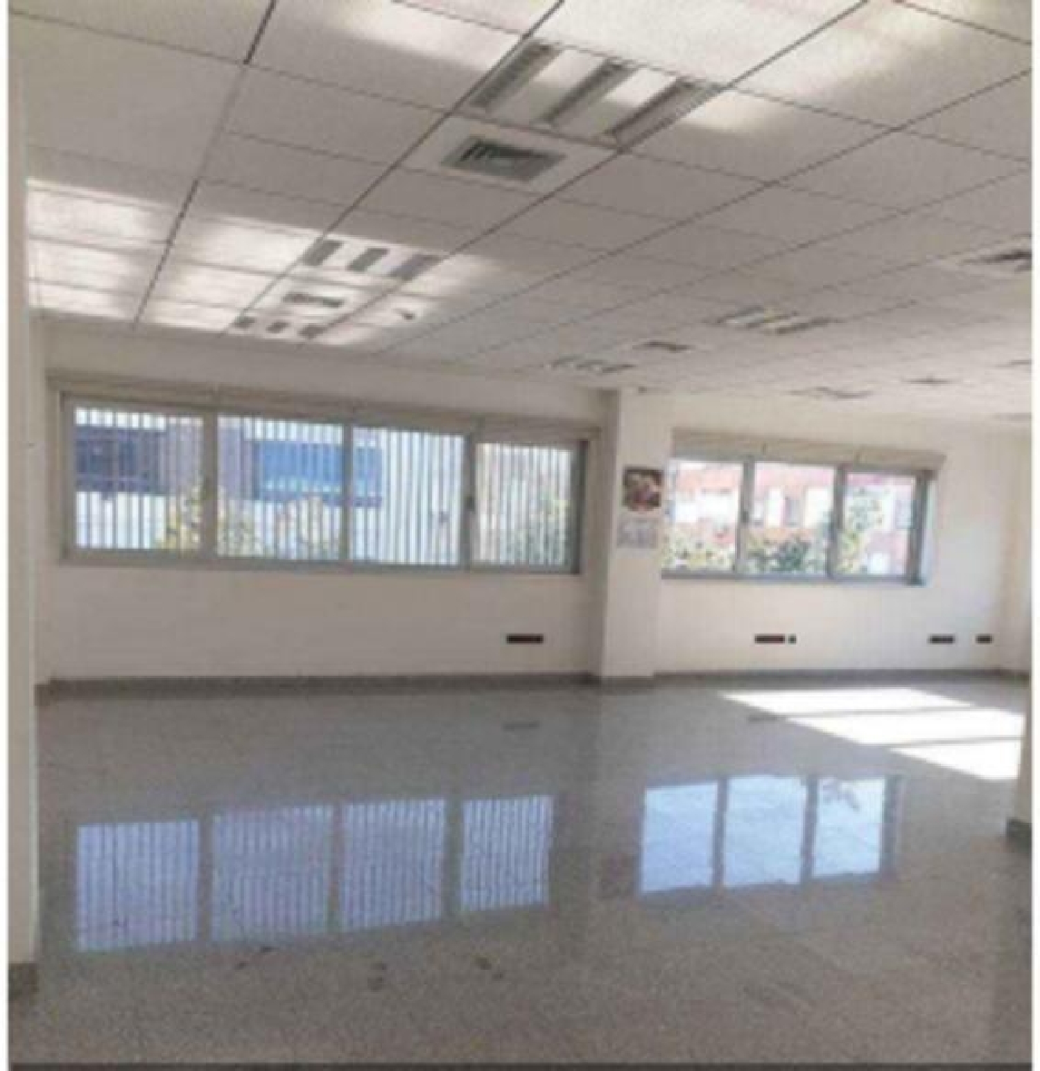  en venta oficina Sevilla La Nueva Sur 7