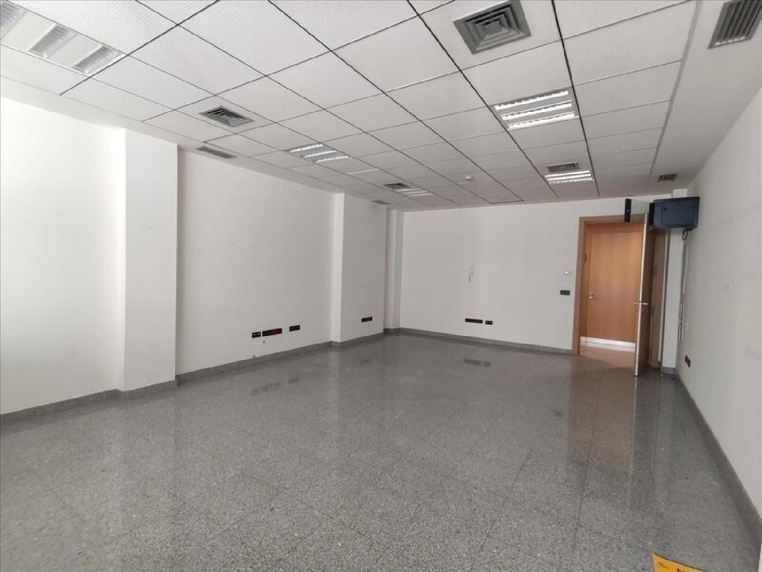  en venta oficina Sevilla La Nueva Sur 8