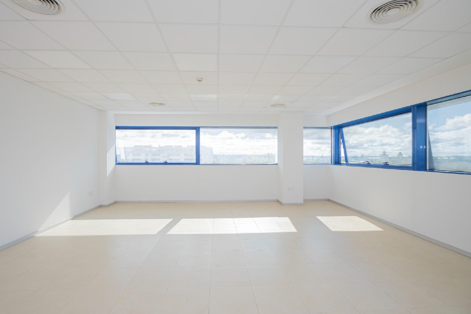 en venta oficina Sevilla La Nueva Sur 3