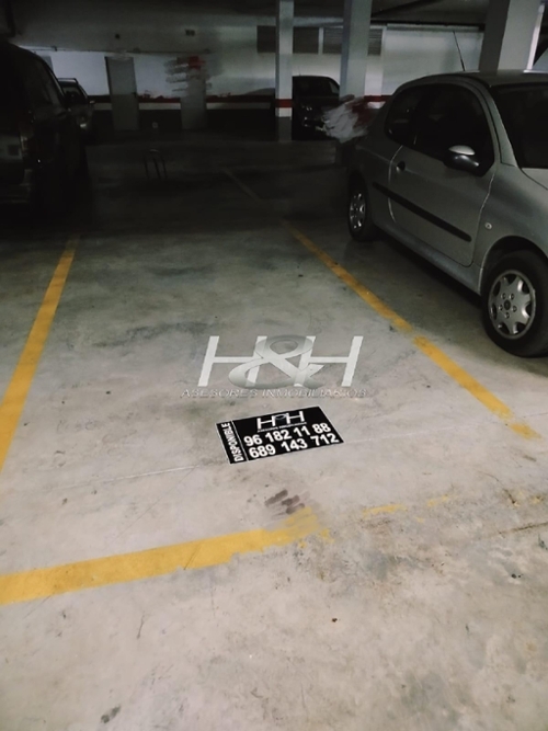 Paterna Horta Oest parkeerplaats foto 6334643