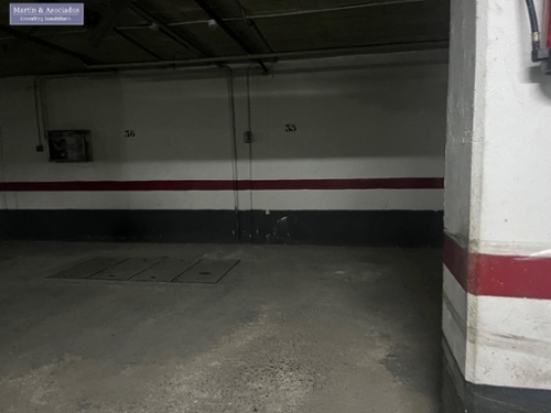 Sevilla La Nueva Sur parking space foto 6335729