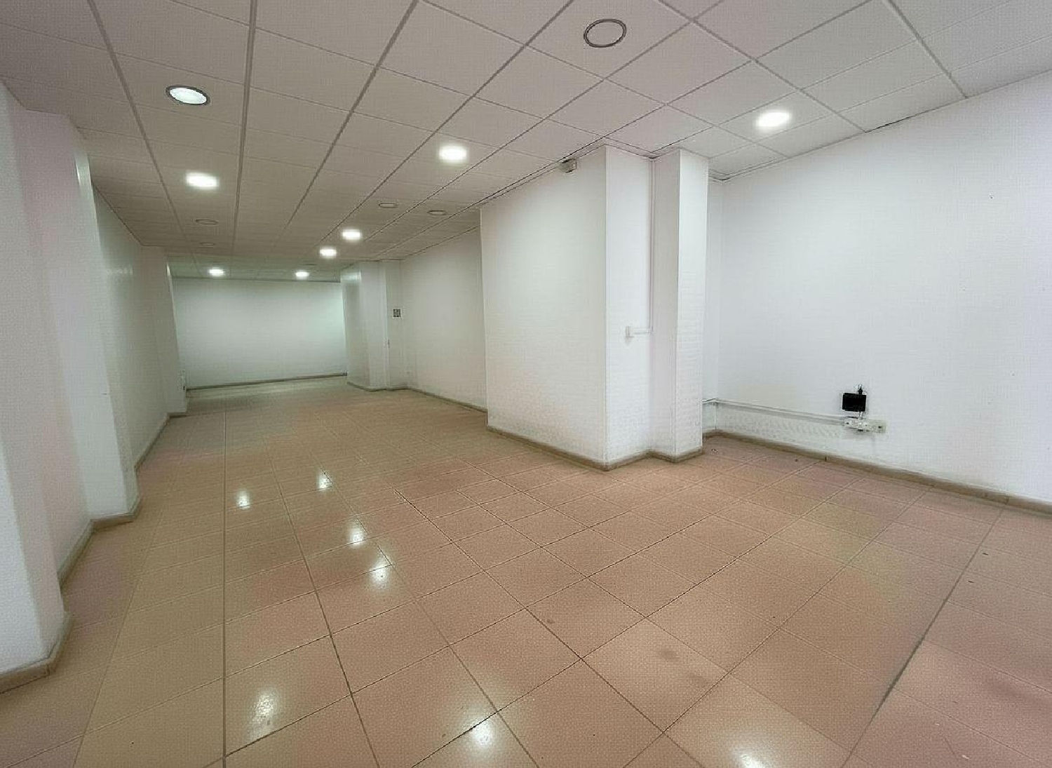  te koop bedrijfsruimte Alicante Centro 03001 Alacantí 2