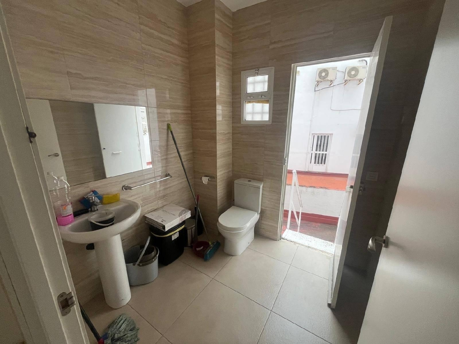  for sale commercial premise Badajoz Casco Antiguo-Centro Badajoz 8