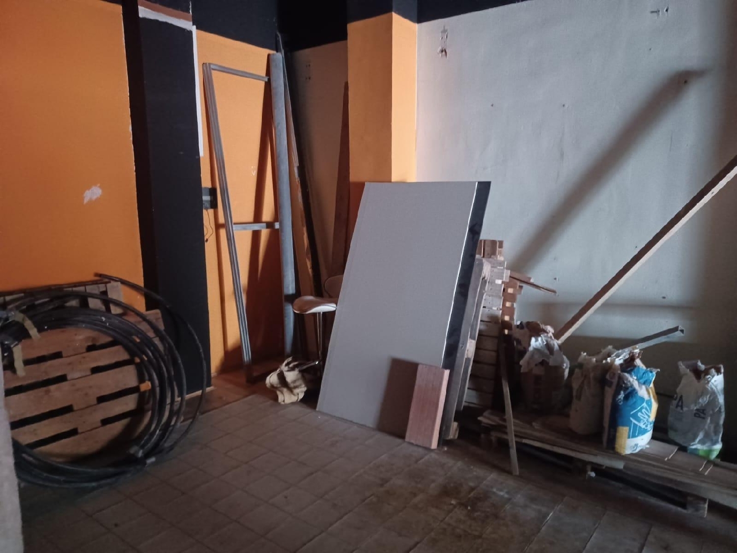  till salu lokal Barriada Les Tres Creus Bages 1