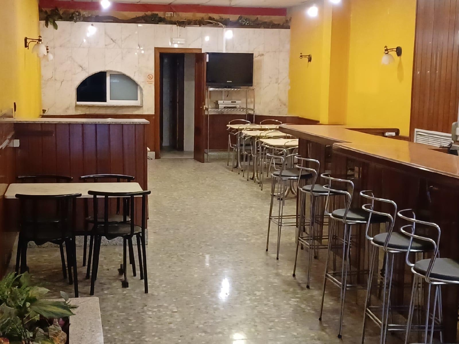  till salu lokal Barriada Les Tres Creus Bages 2