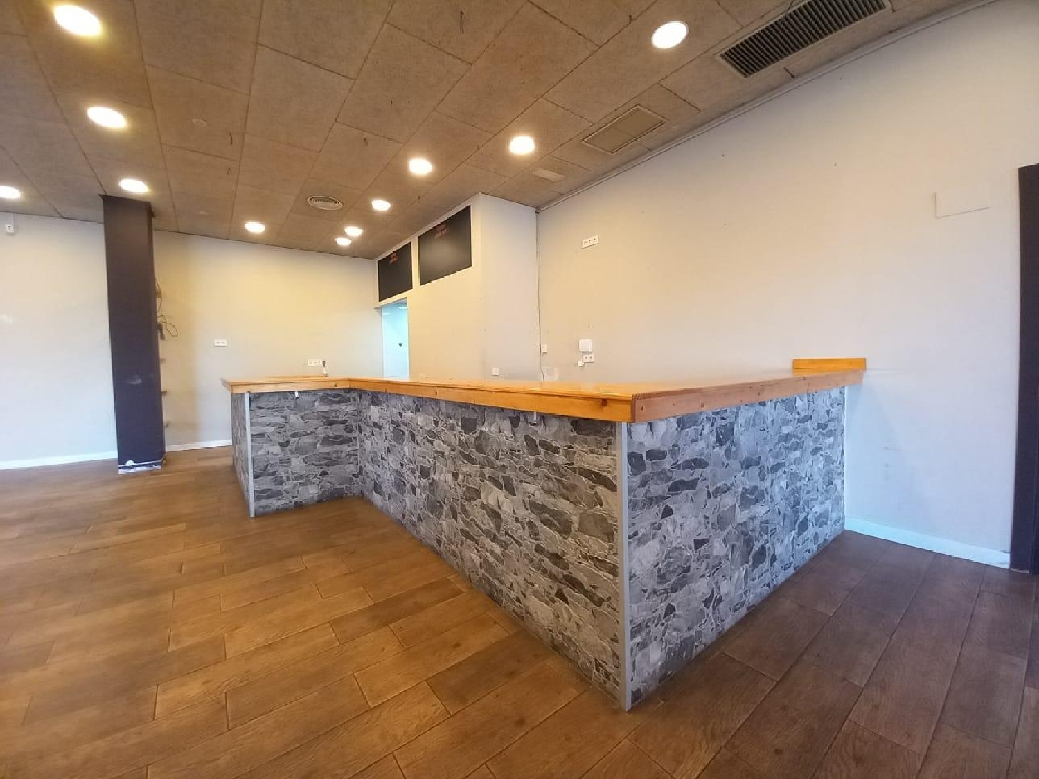 for sale commercial premise Barriada Les Tres Creus Bages 7