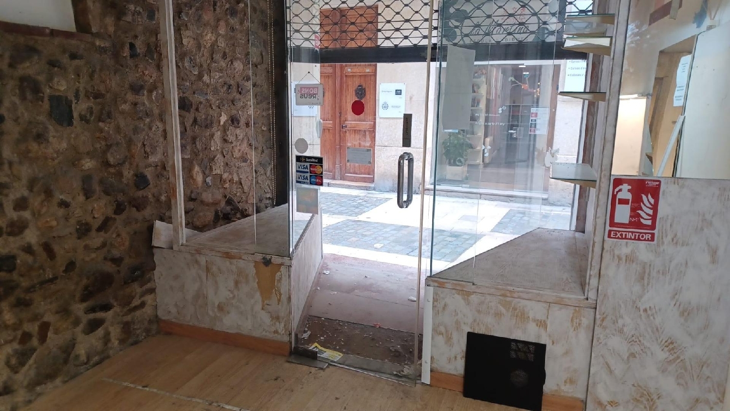for sale commercial premise Barriada Les Tres Creus Bages 2