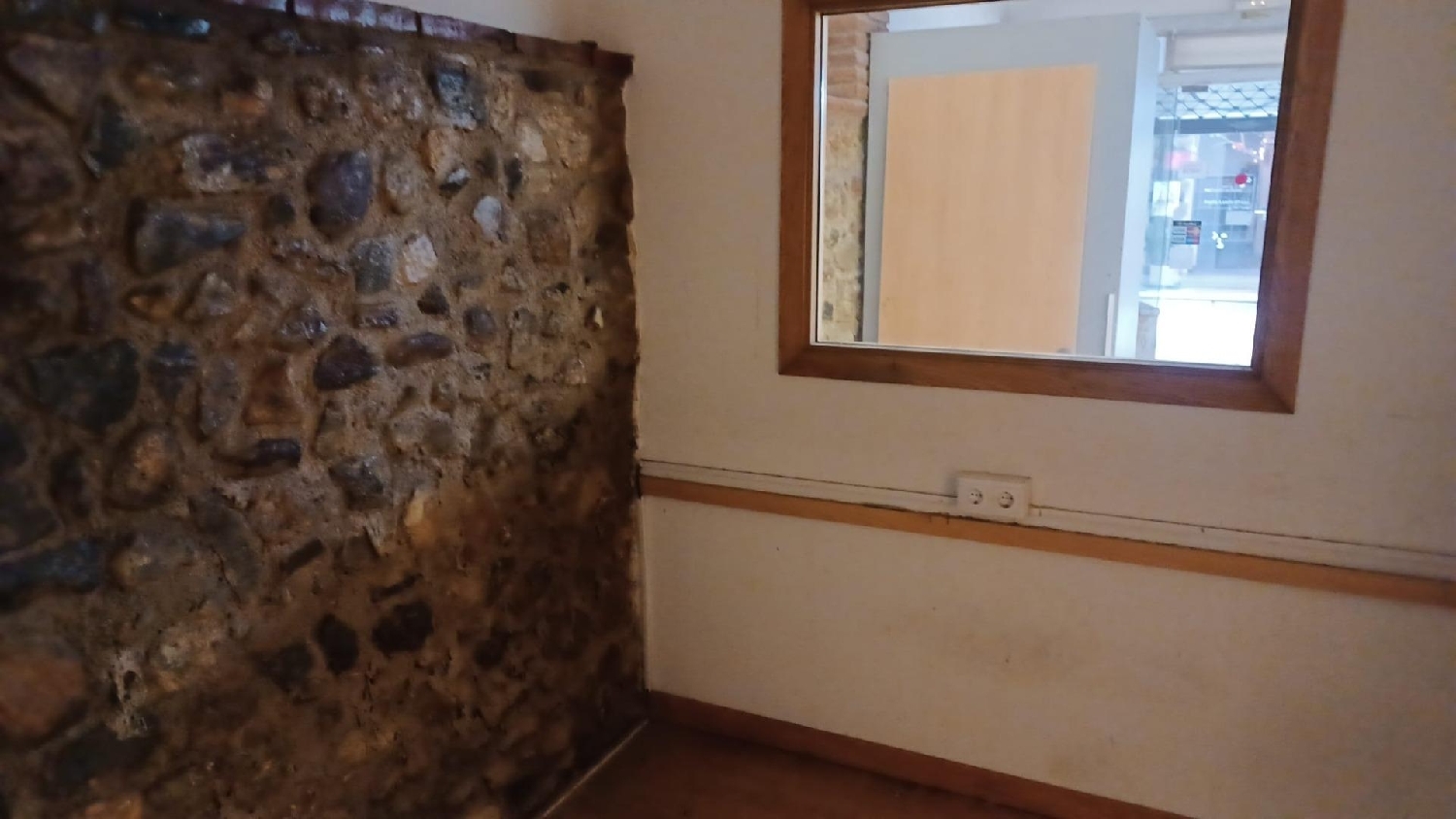 for sale commercial premise Barriada Les Tres Creus Bages 8