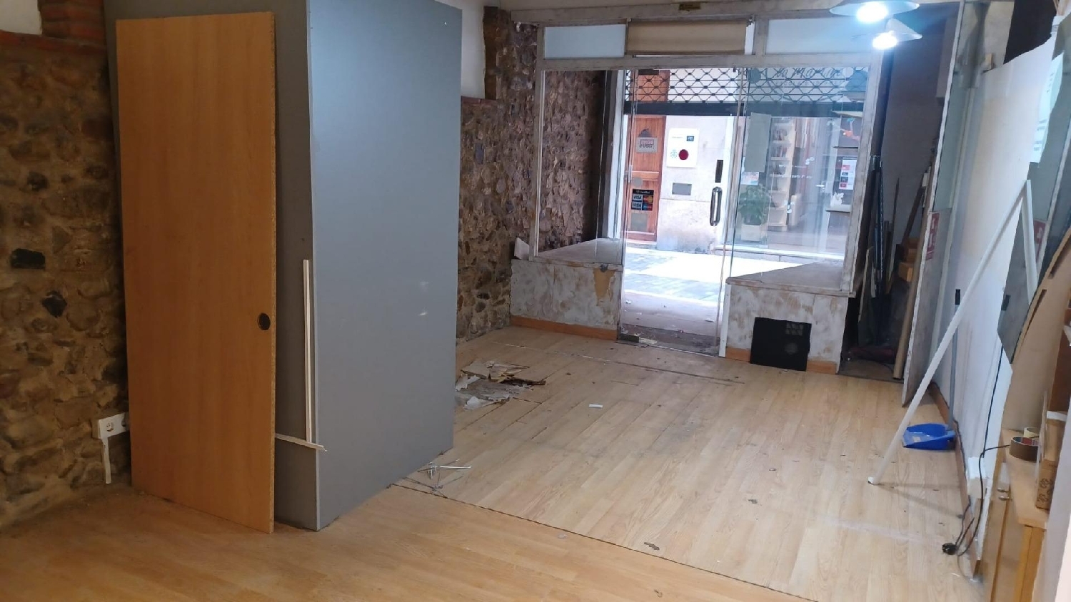 for sale commercial premise Barriada Les Tres Creus Bages 3