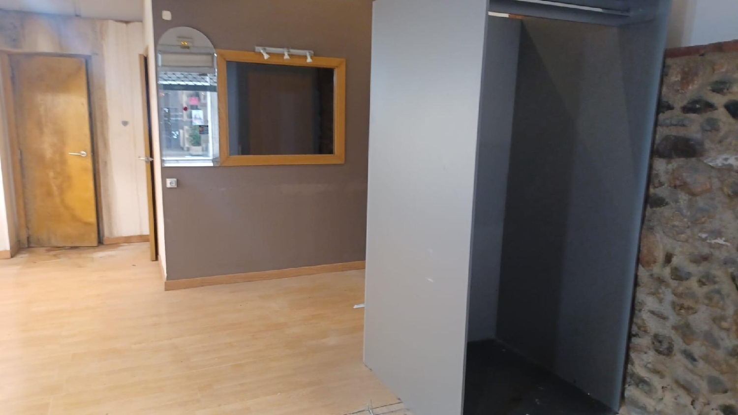 for sale commercial premise Barriada Les Tres Creus Bages 4