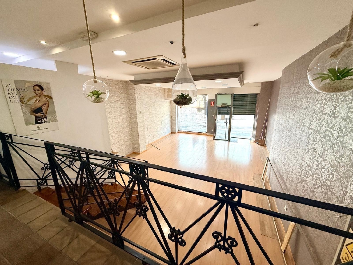  till salu lokal Barrio De Granada Alacantí 5