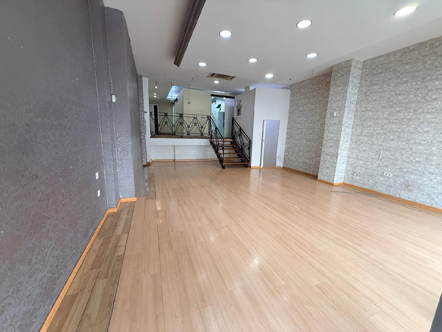  till salu lokal Barrio De Granada Alacantí 3