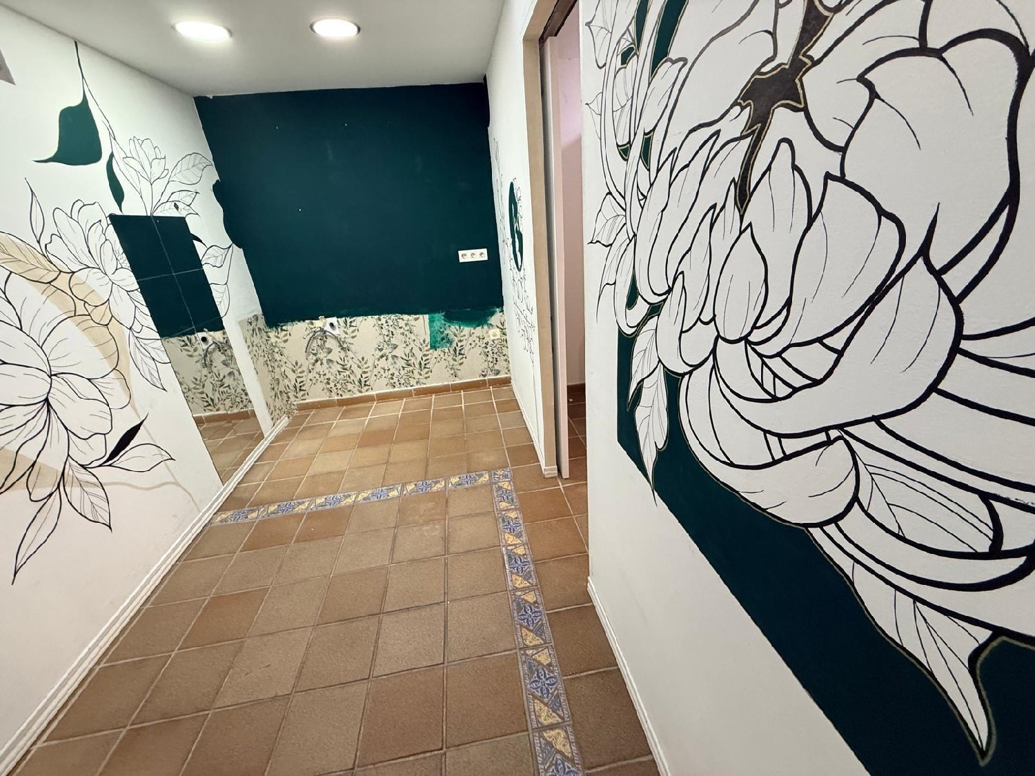  till salu lokal Barrio De Granada Alacantí 8