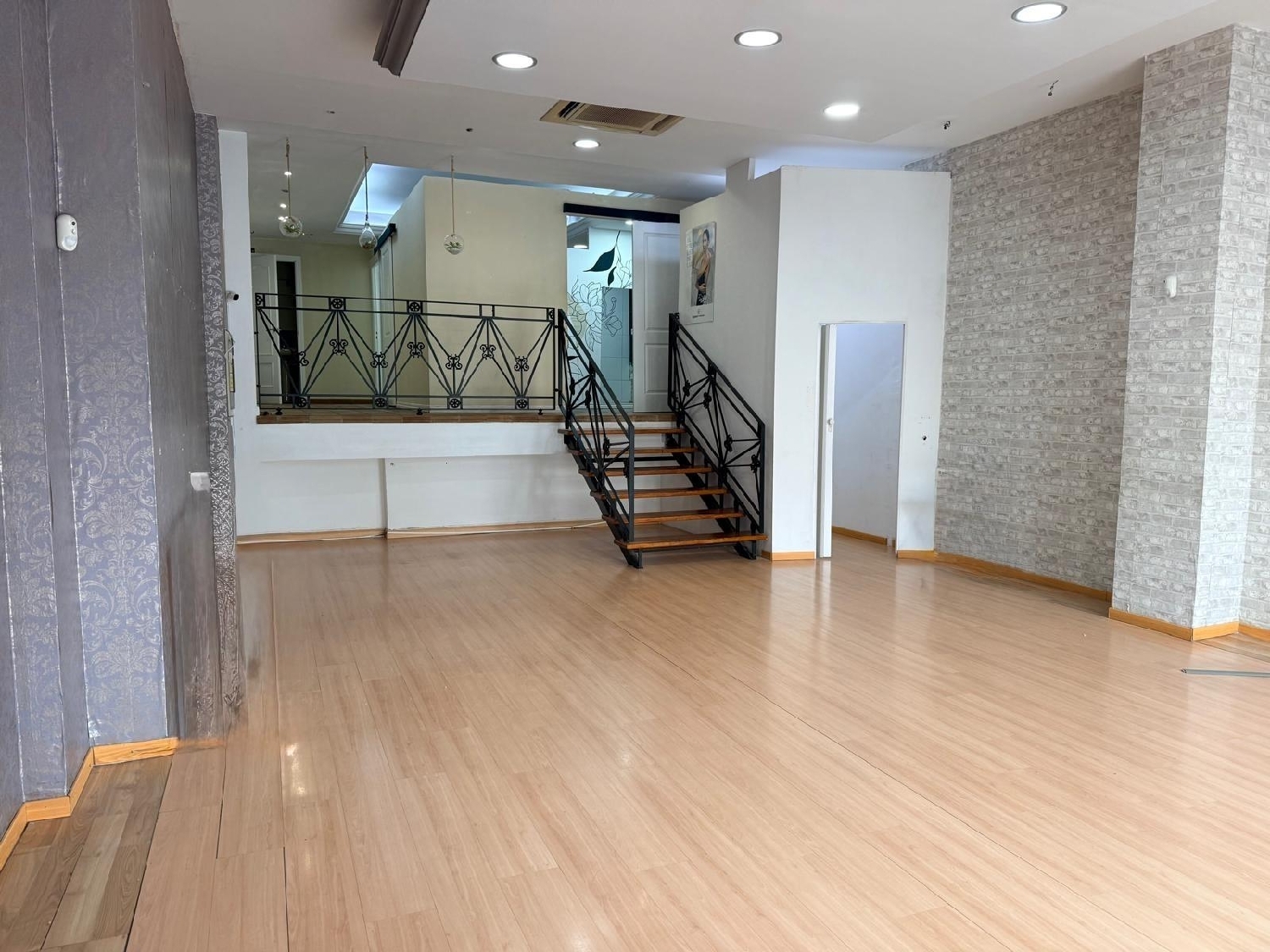  till salu lokal Barrio De Granada Alacantí 2