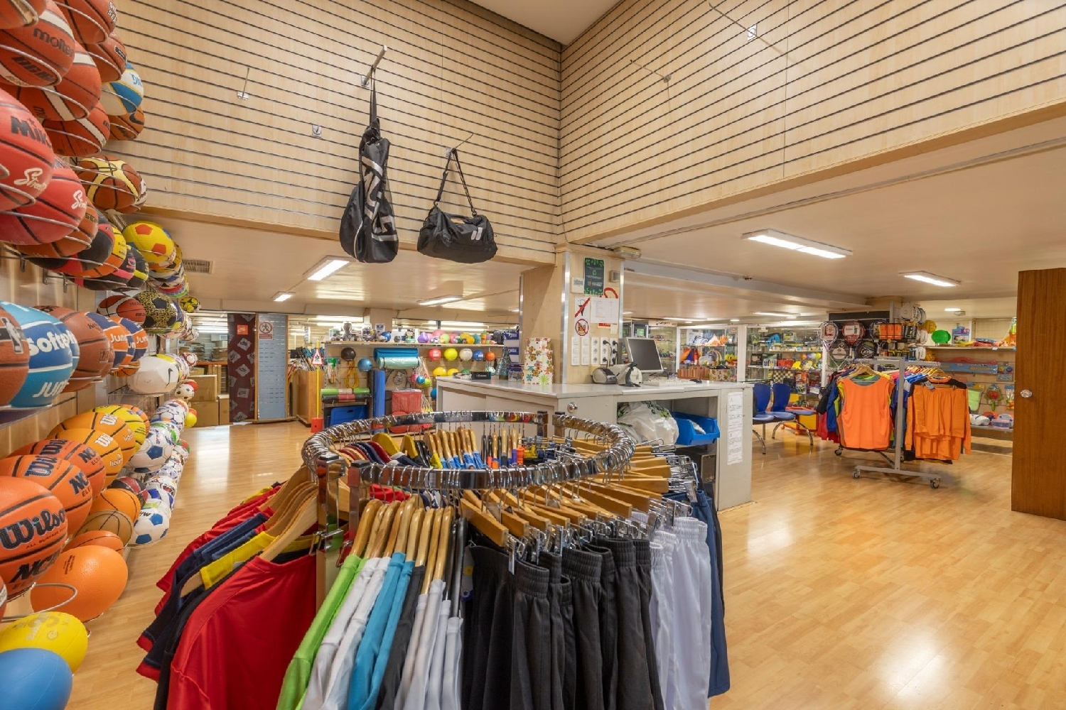 till salu lokal Barrio De Granada Alacantí 6