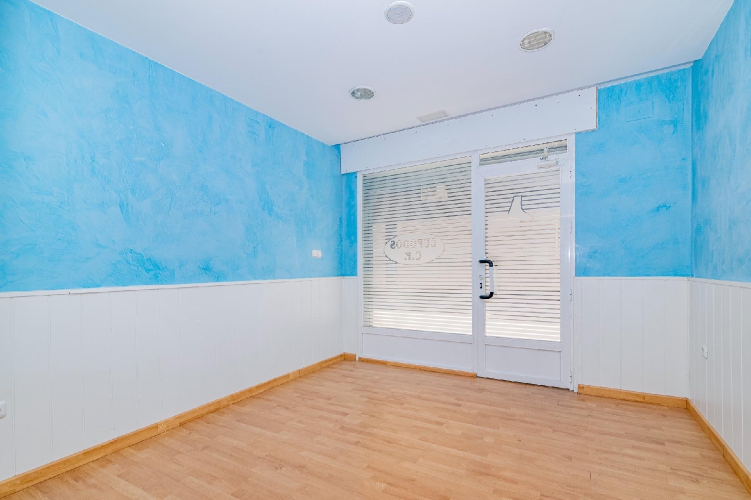  till salu lokal Barrio De Granada Alacantí 4