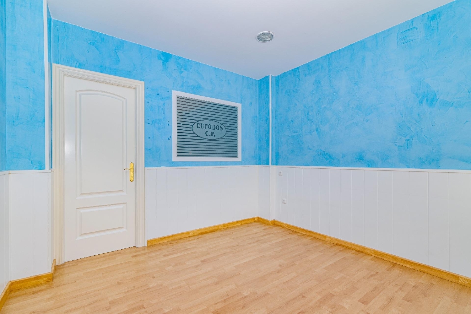  till salu lokal Barrio De Granada Alacantí 1