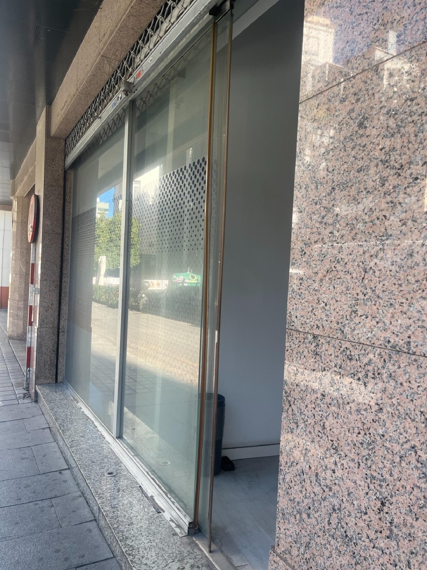  for sale commercial premise Barrio De Granada Alacantí 2