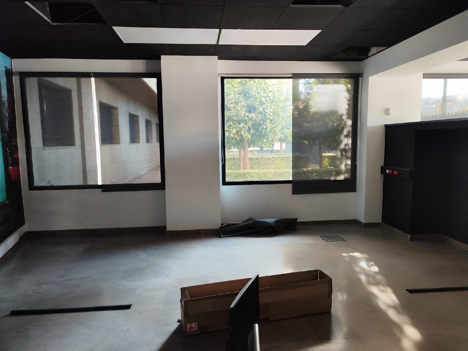  till salu lokal Barrio De Granada Alacantí 7