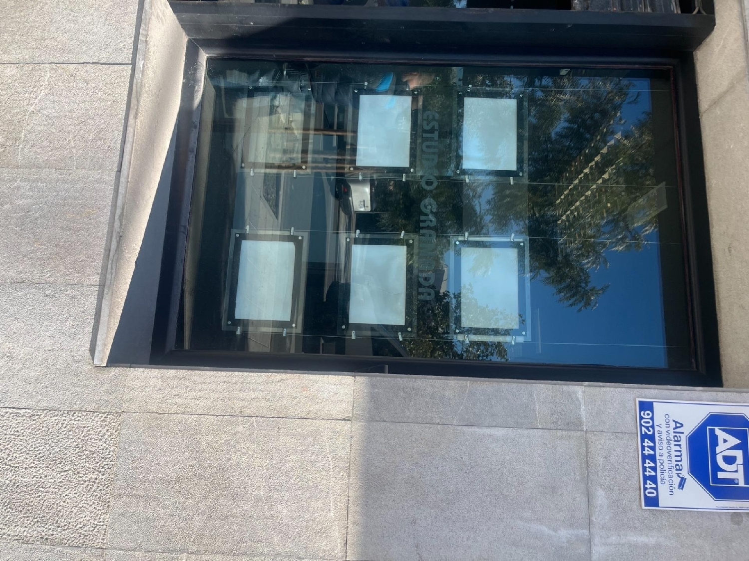  till salu lokal Barrio De Granada Alacantí 4