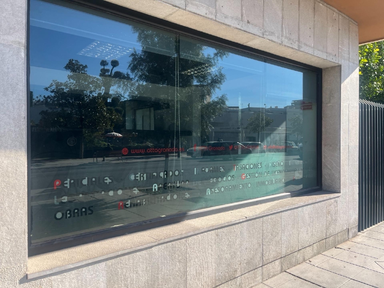  till salu lokal Barrio De Granada Alacantí 2