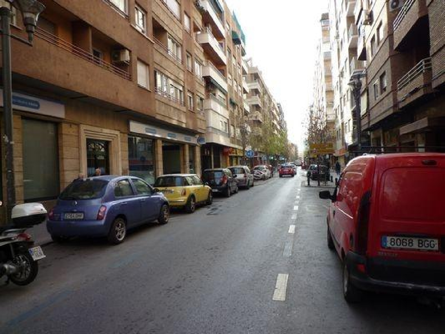  till salu lokal Barrio De Granada Alacantí 7