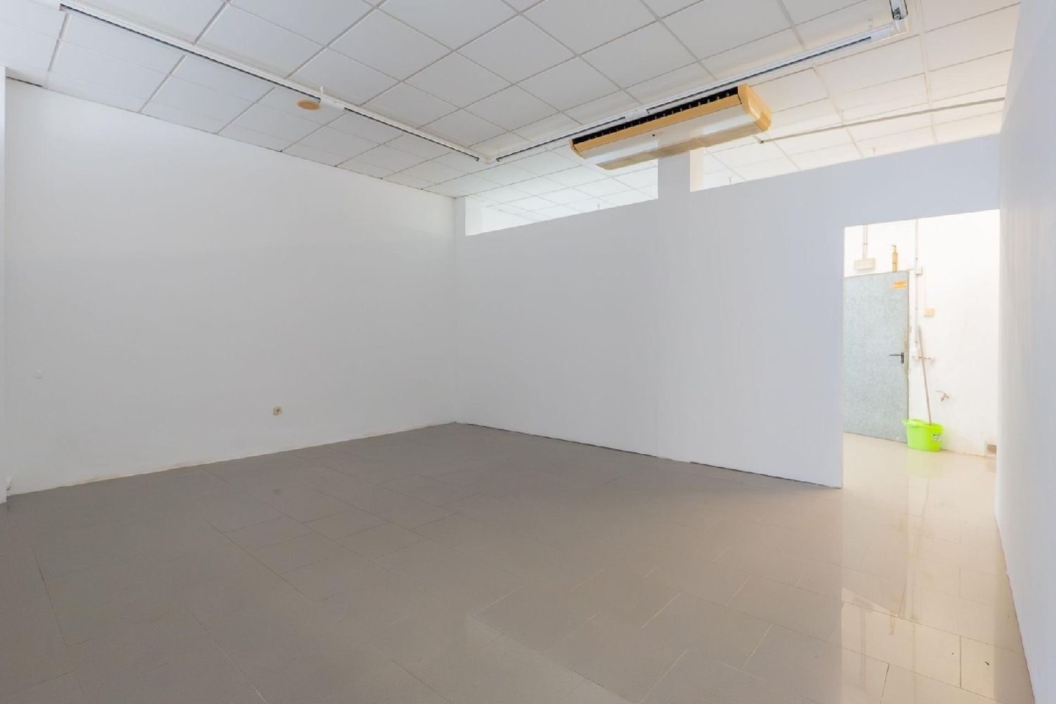 for sale commercial premise Deltebre Baix Ebre 6