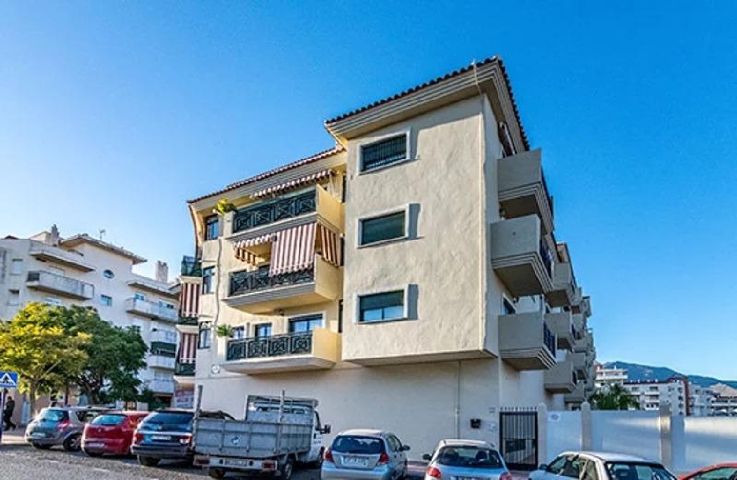  till salu lokal Estepona Costa Del Sol Occidental 2